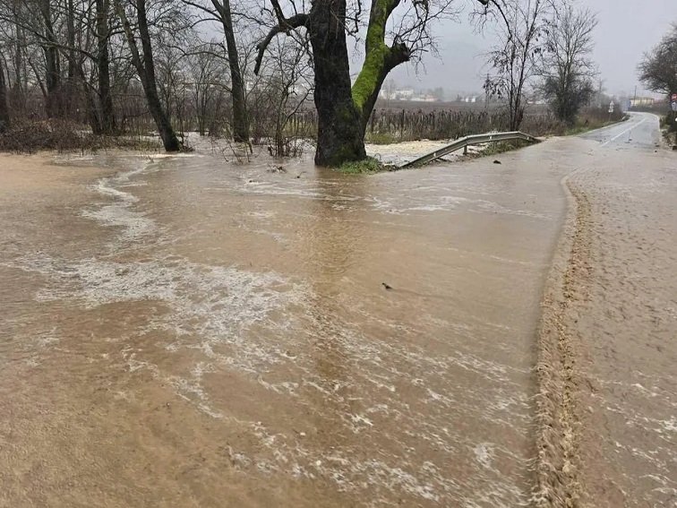 Осем сигнала за наводнения в област Благоевград за едно денонощие