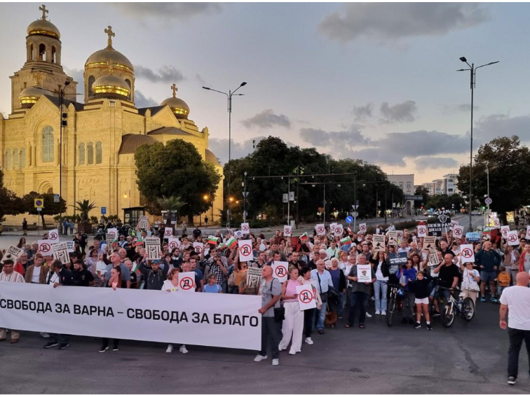Кметът Благомир Коцев остава зад решетките – протестите продължават