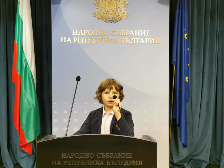 Българчето от Лондон, което мечтае да стане министър-председател и да промени света