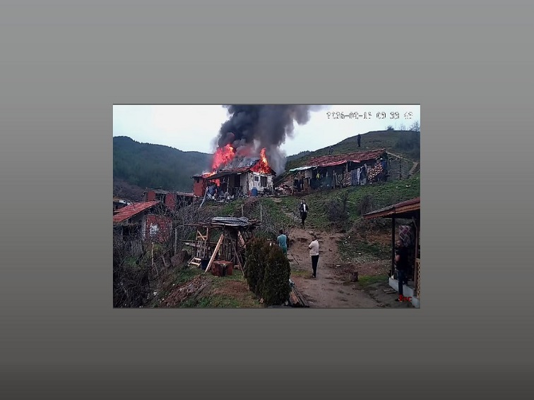 Зов за помощ: семейство от Симитли остана без дом след пожар