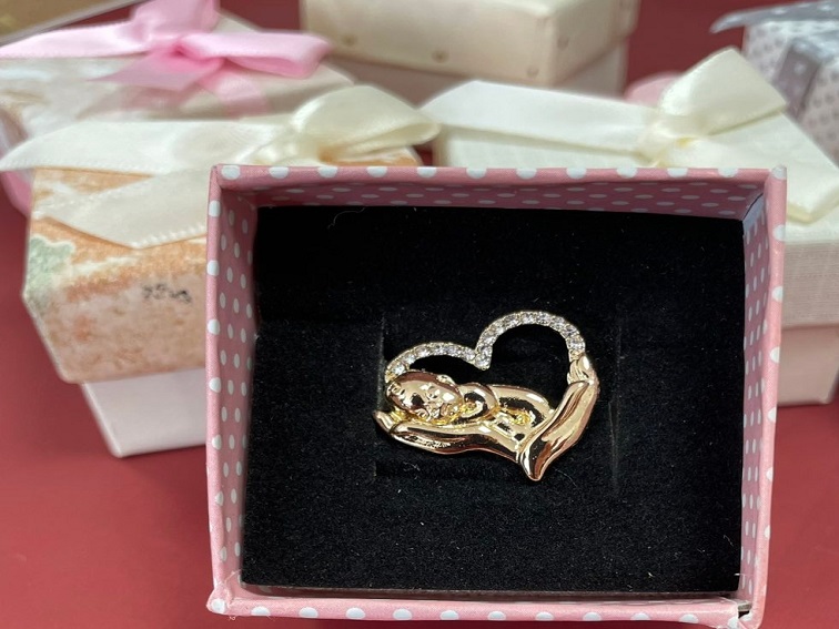 В Разлог благодариха с мил жест на приемните родители