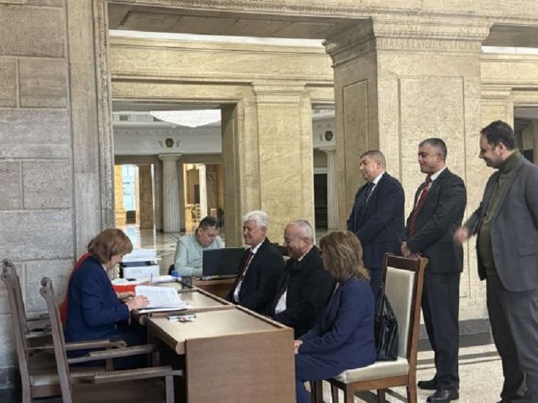 Румен Радев ще участва на изборите с коалиция "Прогресивна България"