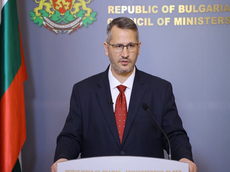 Министър Христанов: ЛИКВИДИРАХМЕ МАГАЗИН ЗА ХОРАТА