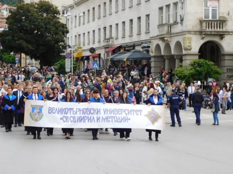 Велико Търново празнува 24 май с шествие на духа и надеждата