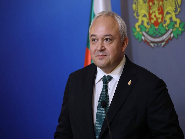 Вътрешният министър поиска пълна проверка на доходите и разходите на Пеевски