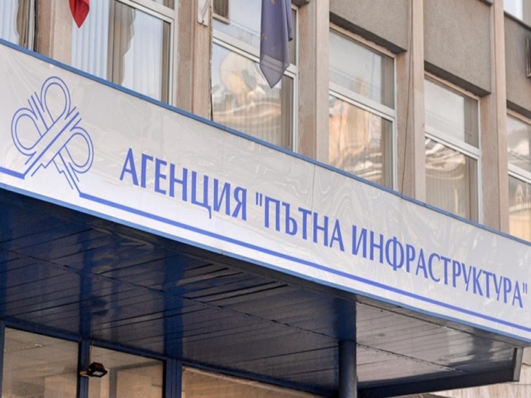 На 4 юни при 76-и км на АМ „Струма“ ще се изграждат рекламни съоръжения. Шофирайте внимателно!