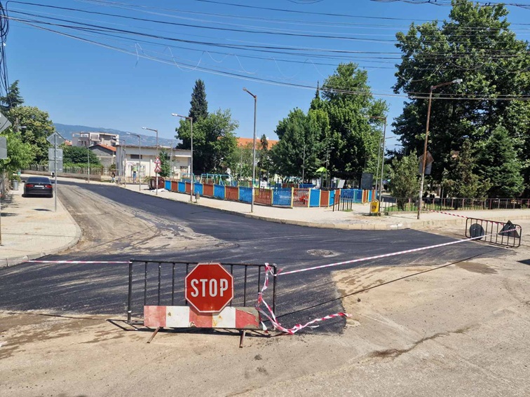 Улица в Петрич придобива европейски вид