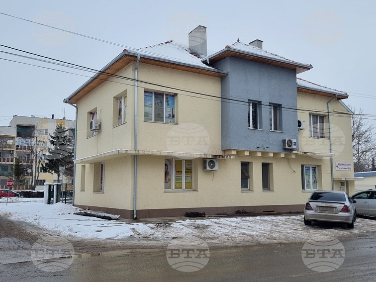 Общинският съвет в Гулянци отпусна 8500 евро за ремонт на Медицински център „Д-р Александър Войников“