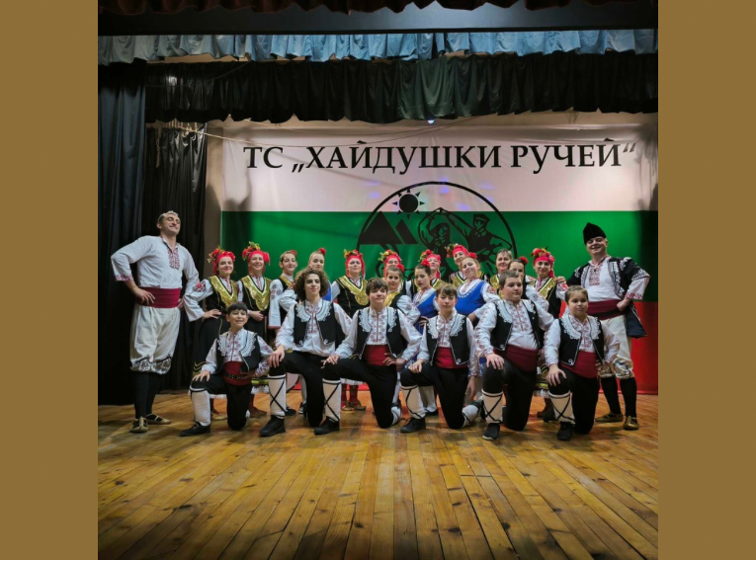Фолклорен фестивал „Хайдушки ручей“ в село Градец – празник на българщината и добротата