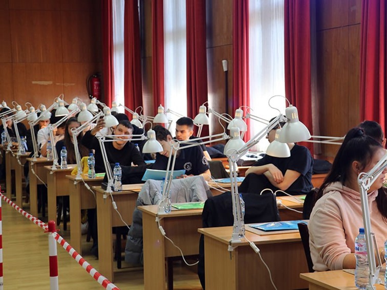 Ученици от цялата страна се състезаваха в Банско, показаха знания по приложна електроника