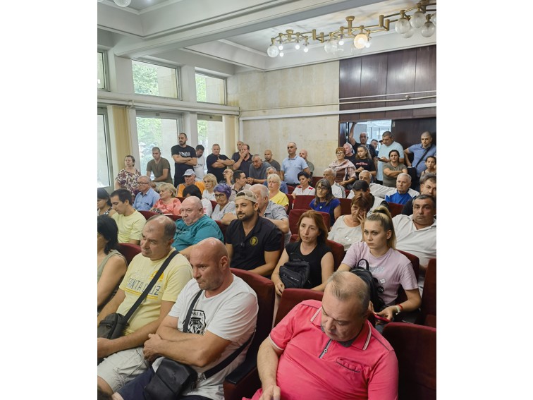 Тервел показа силата на народа: Победа срещу ветрогенераторите, но битката продължава