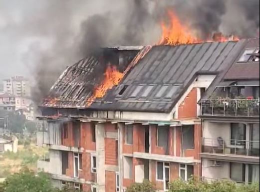 Пожар в новострояща се сграда край бул. „Цар Борис III“ и бул. „Акад. Иван Е. Гешов“ в София