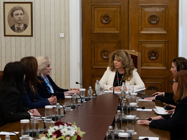 Президентът Йотова: Президентската институция не носи отговорност за служебния кабинет, отговорността е на Народното събрание