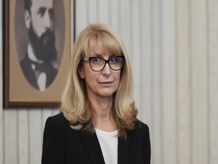 Банската снаха - несбъднал се премиер, Горица Кожарева дала бонус на себе си за 102 000 лв.