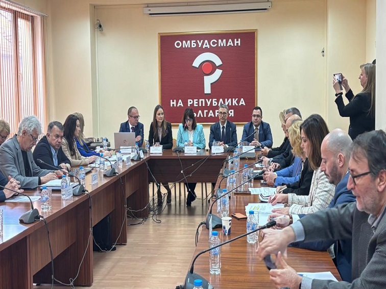 Министър Трайков: У потребителите не трябва да остава и капка съмнение в обективността на техните сметки за електроенергия