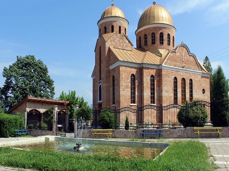 Храмът „Св. Архангел Михаил“ в Крупник чества 90 години