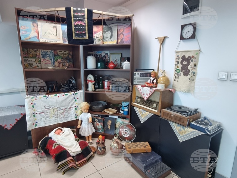 С изложба с предмети от миналото в Плевен се отбелязва професионалният празник на работещите в НОИ