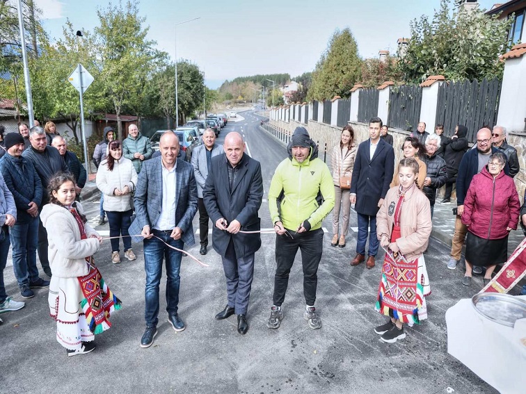 Две улици в Добринище са ремонтирани