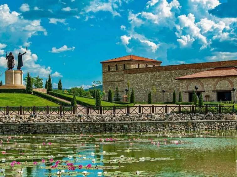 Исторически парк: Недопустима е политическата намеса в частен културен проект