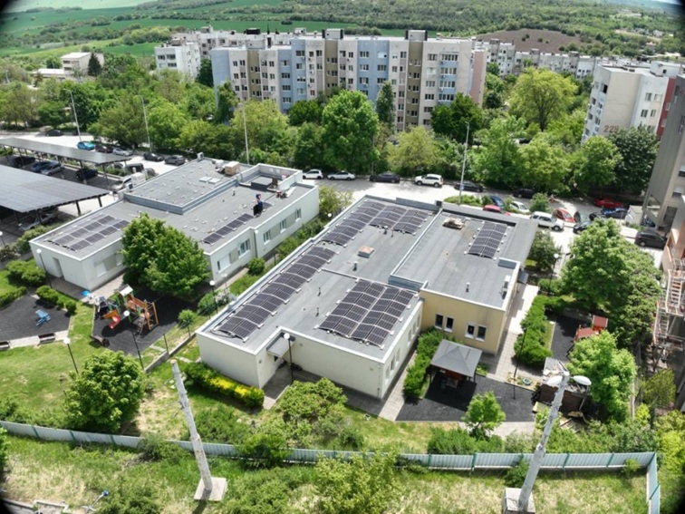 Фотоволтаични системи и електробус подкрепят социалните услуги в Плевен