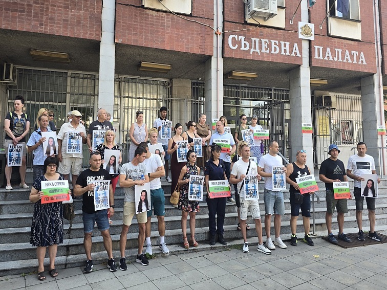 Шофьорът на тира, прегазил Сияна, не признава вина