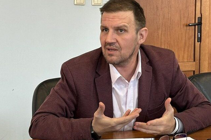 "Младите ще останат в Хасково“ – поредният пиар балон на кмета