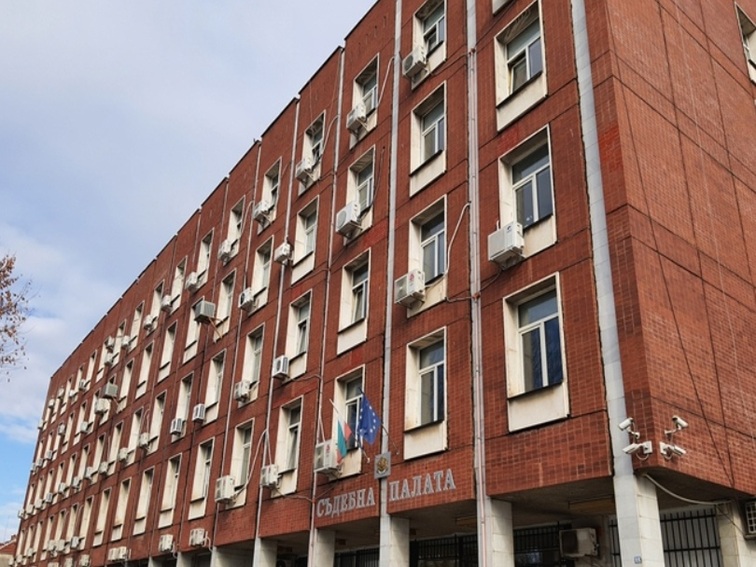 Съдят шофьор за катастрофа край Телиш, довела до смъртта на двама