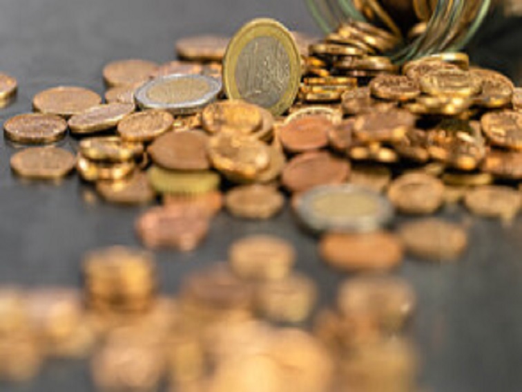 Доклад разкрива координирани цифрови манипулации в България