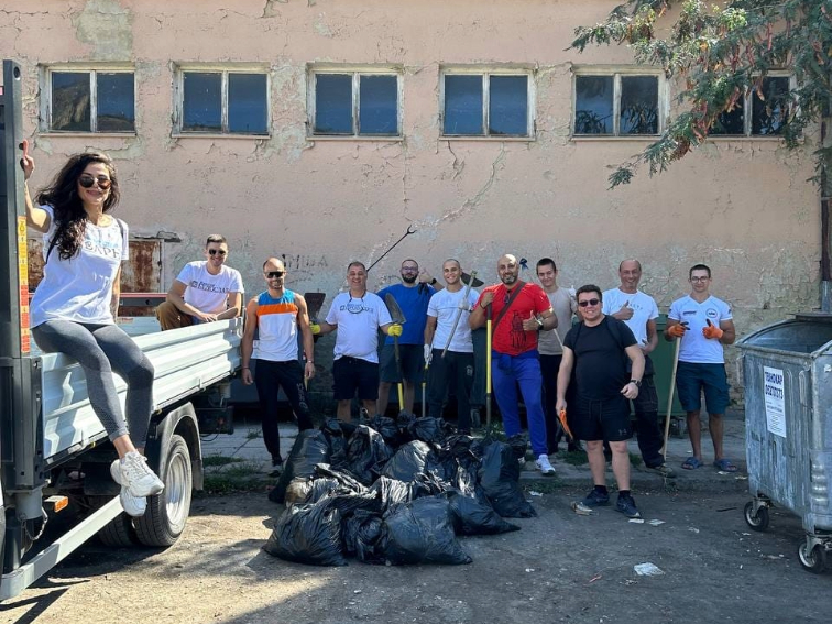 Доброволците на "Красива Варна" се включиха в доброволческа акция в Провадия