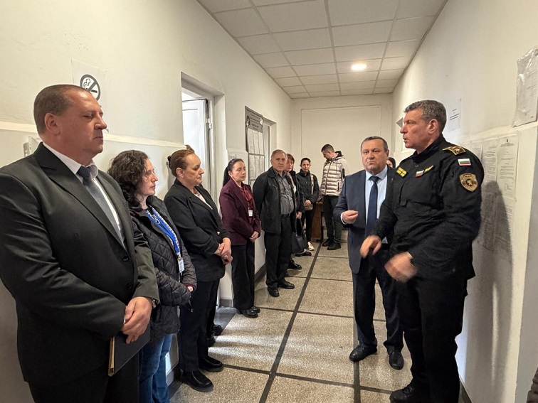 Министър Адемов в Якоруда: Получаваме сигнали за натиск върху избиратели. Тук сме, за да кажем: Бъдете спокойни, не се поддавайте