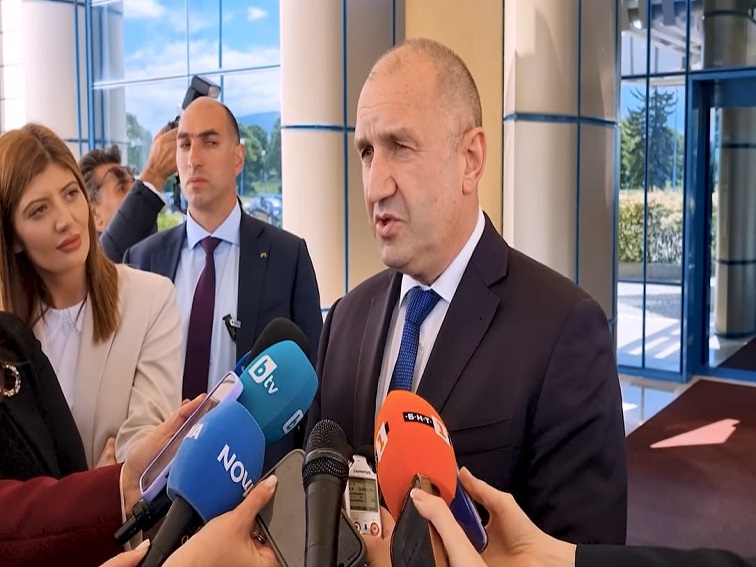 Румен Радев: Всички българи ще плащаме вересиите на олигархията и на предишното управление