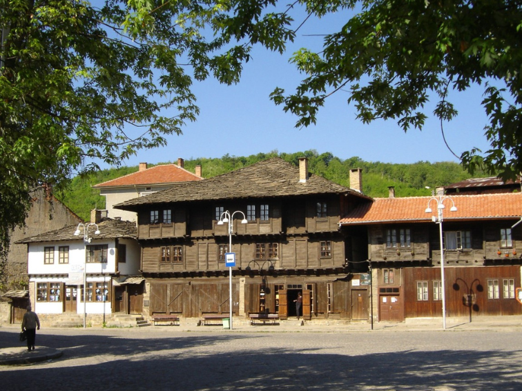 Лафчиевата и Перевата къща