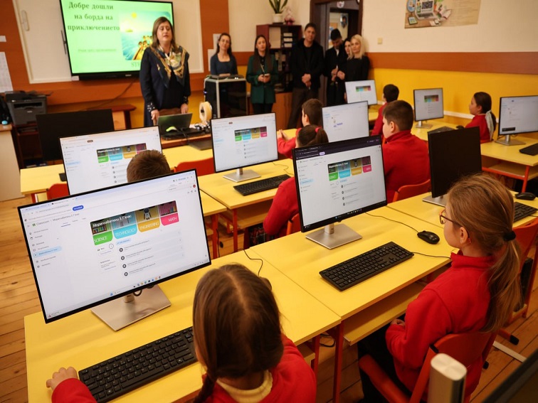 В Банско откриха два нови STEM кабинета в НУ „Св. Паисий Хилендарски“