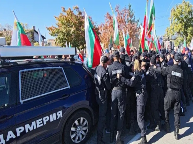 Шефът на кюстендилската полиция натиска протестиращи! България ще прогледне и въстане!