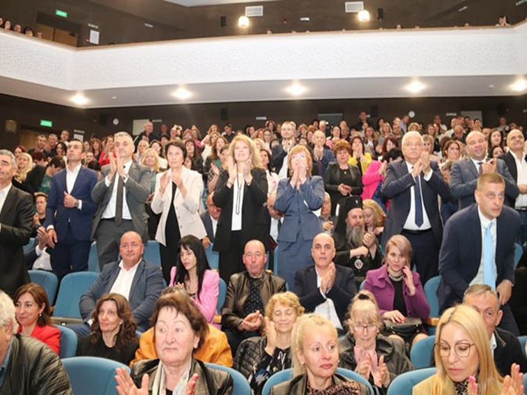 ПМГ в Гоце Делчев отбеляза 105 години живот със специален гост - Илияна Йотова