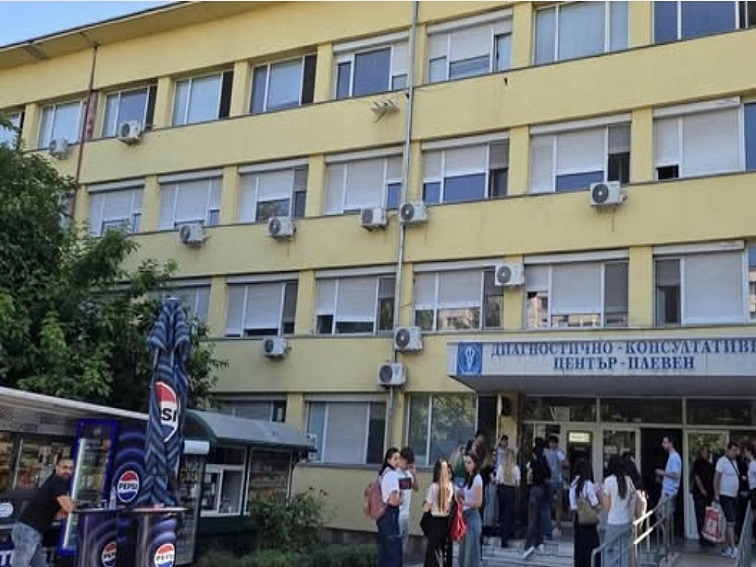 Побой в Левски: Двама младежи пратиха мъж в болница с фрактура на черепа