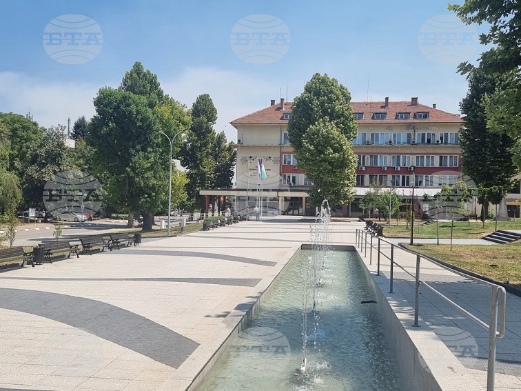 Общинските съветници в Долна Митрополия гласуваха бизнес програмата за дейността и развитието на „Медицински център I“ ЕООД за 2026 година.