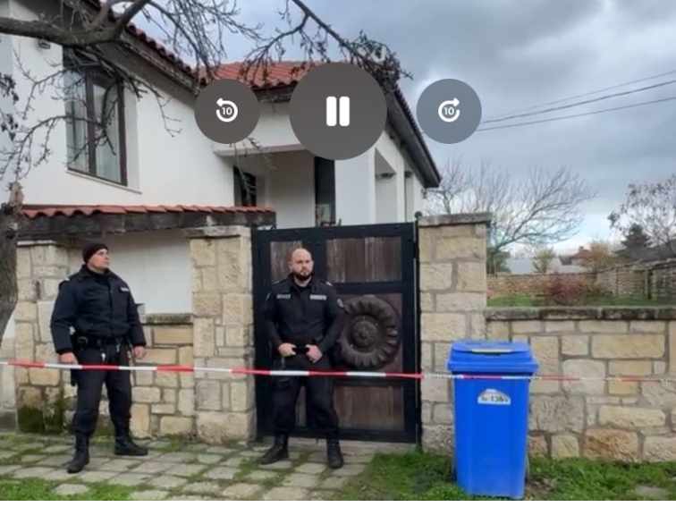 Жандармерия в дома на Ивелин Михайлов и в други домове в село Неофит Рилски