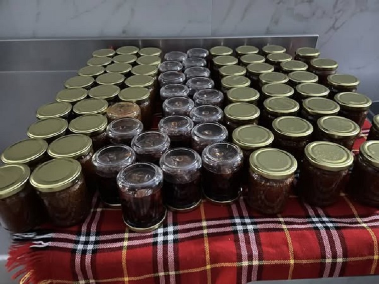 Ученици от ПГ по МСС Гоце Делчев с производство на училищно сладко
