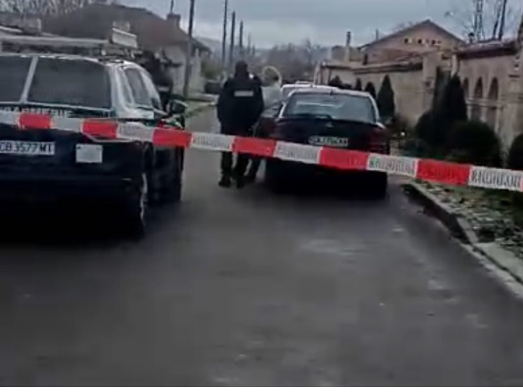 Жандармерия в дома на Ивелин Михайлов и в други домове в село Неофит Рилски