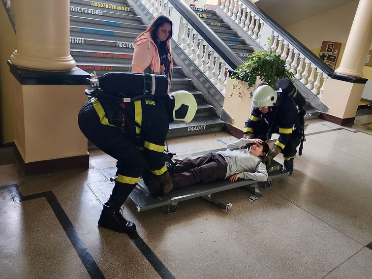 Учебна евакуация при земетресение и пожар се проведе в ОУ „Йордан Йовков“ гр. Каварна