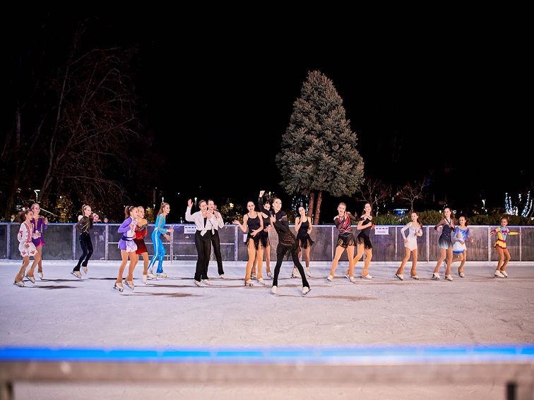 Красив спектакъл на лед представиха в Плевен състезателите от клуб „Ледени искри“