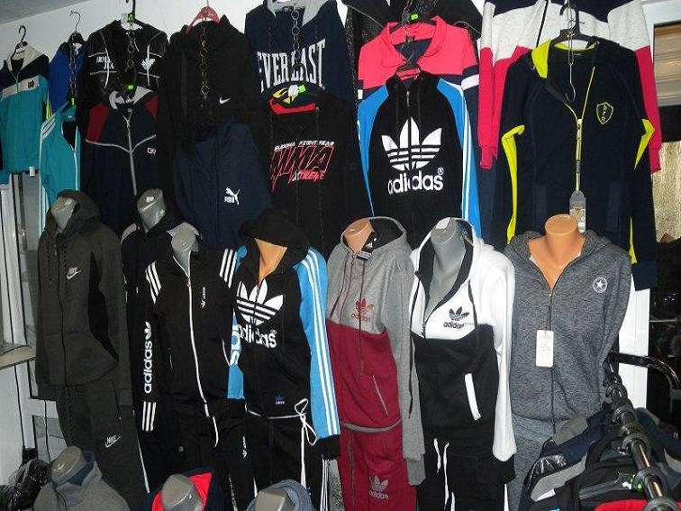 Проверка в търговски обект в Банско разкри продажба на стоки с логота на запазени марки