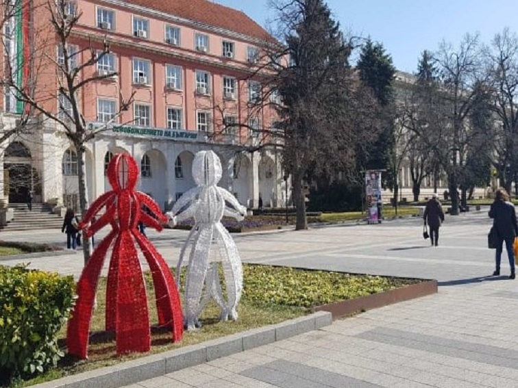 Община Плевен определи 90 места за продажба на мартеници на открито