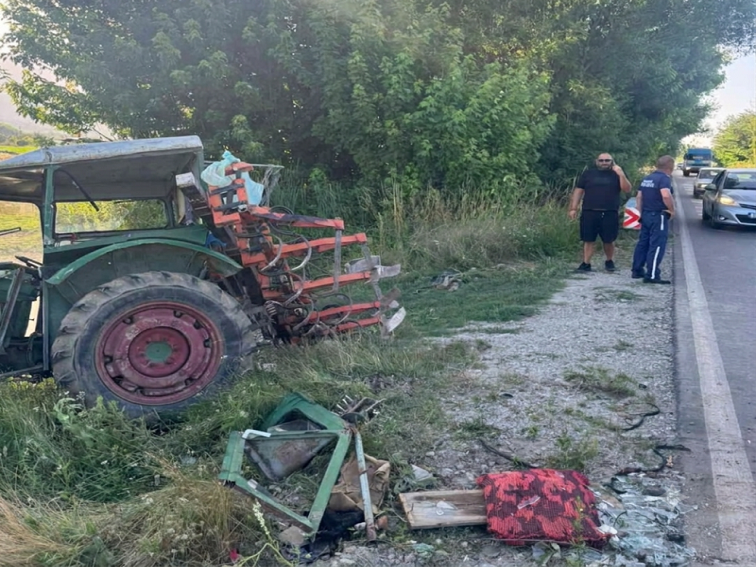 Тракторист е ранен при катастрофа с влекач край Мосомище