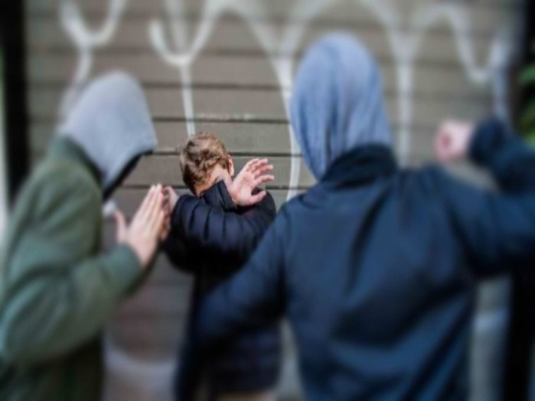 Деца се биха в Разлог, момче рани с нож ученик в София