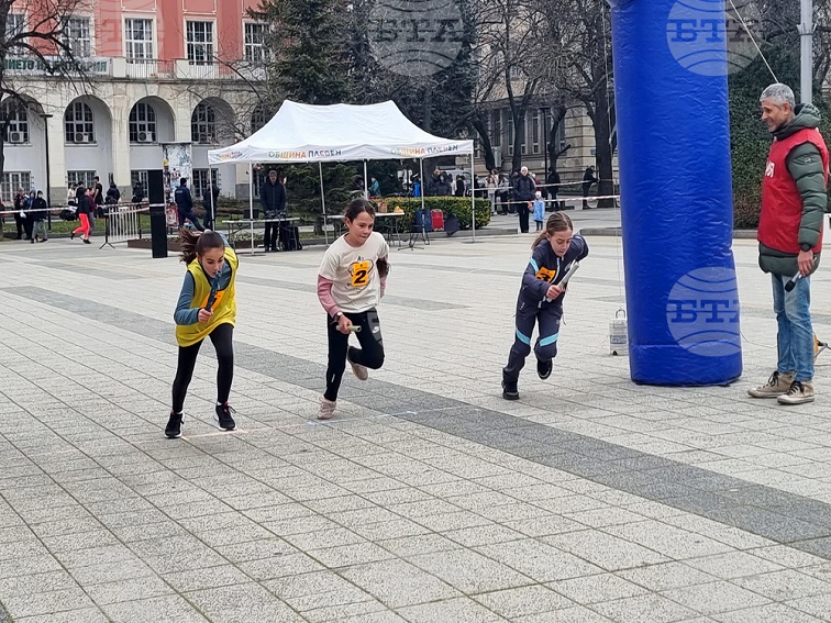 Десетки участници се включиха в 52-рото издание на „Обиколка на Военноисторическите музеи“ в Плевен