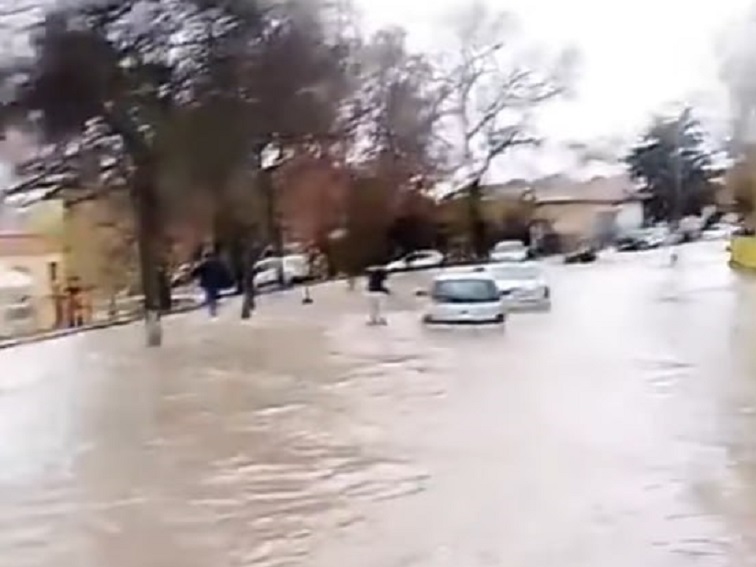 Община Петрич обявява бедствено положение, в Санданско има наводнени домове
