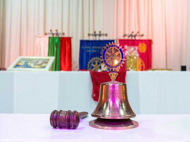 Коледният благотворителен бал на Ротари клуб – Петрич бе под мотото „Заедно в борбата с огнената стихия“