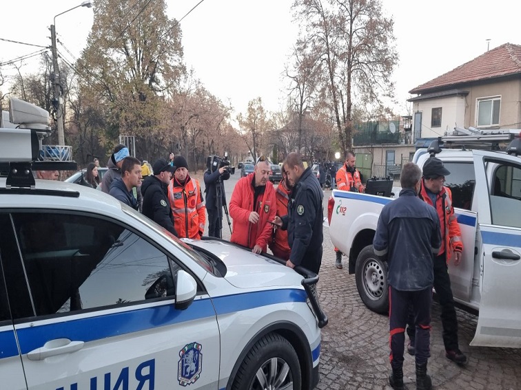 Две изгубени деца открити след бърза акция край Ощава